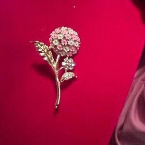 Vintage Elegant lilac Brooch in Gold and Pink